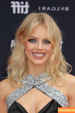 Samara Weaving photo #0017