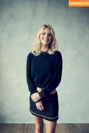Samara Weaving photo #0026