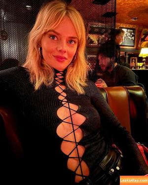 Samara Weaving photo #0069