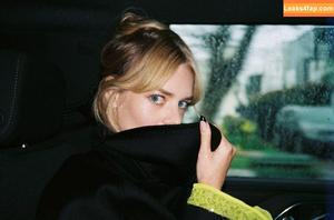 Samara Weaving photo #0102
