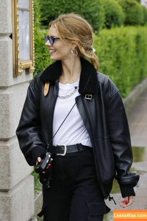 Samara Weaving photo #0153