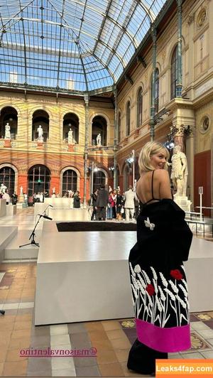Samara Weaving photo #0228