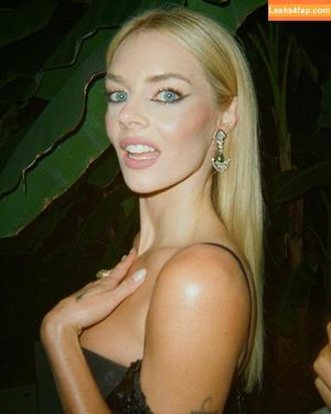 Samara Weaving photo #0254
