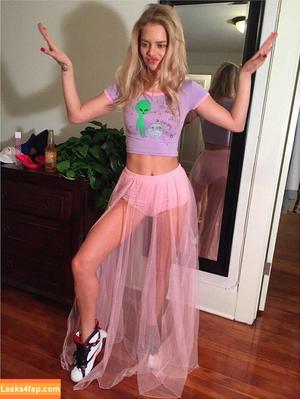 Samara Weaving photo #0262