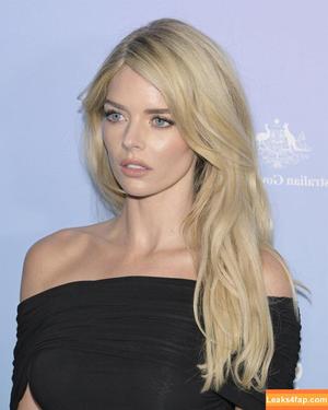 Samara Weaving photo #0328