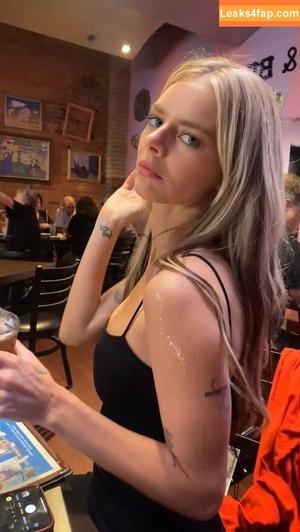 Samara Weaving photo #0487