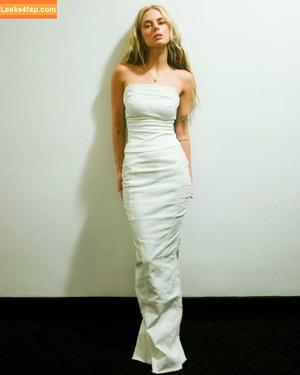 Samara Weaving photo #0499
