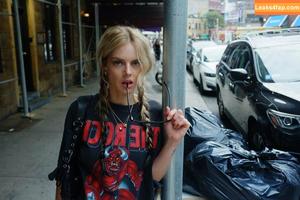 Samara Weaving photo #0503