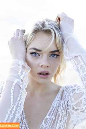 Samara Weaving photo #0540