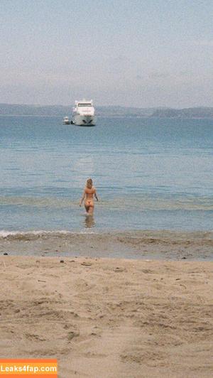 Samara Weaving photo #0806
