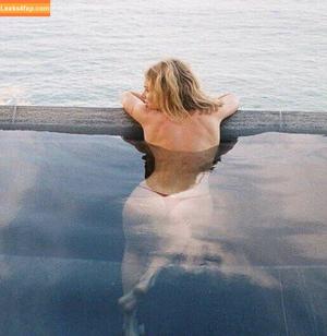 Samara Weaving photo #0809