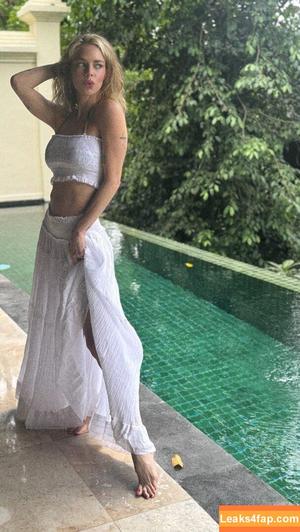 Samara Weaving photo #0897