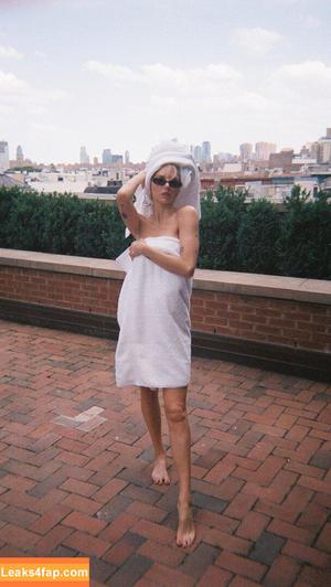 Samara Weaving photo #0899
