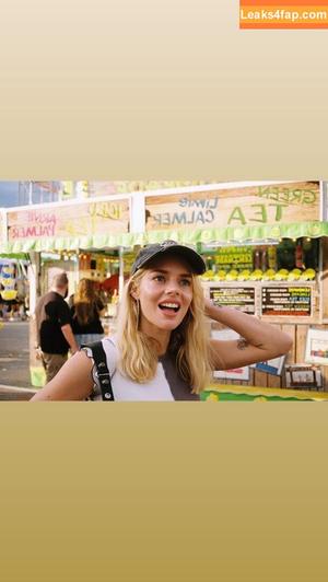 Samara Weaving photo #0900