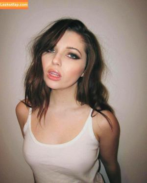 Sammi Hanratty photo #0080