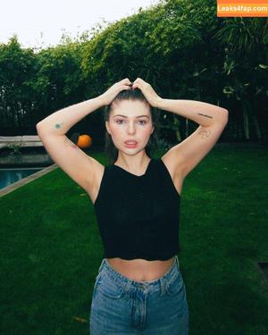 Sammi Hanratty photo #0086