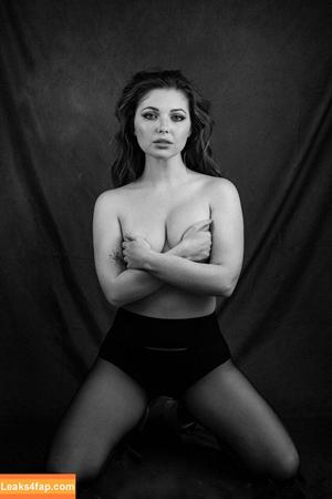 Sammi Hanratty photo #0385