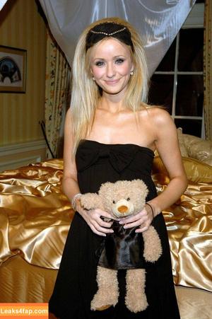 Sammy Winward photo #0065