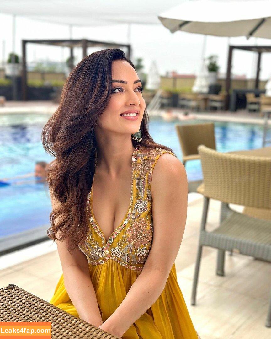 Sandeepa Dhar / iamsandeepadhar слитое фото фото #0003