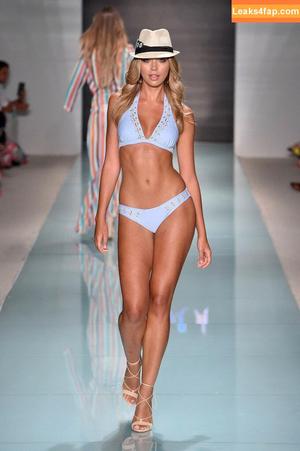 Sandra Kubicka photo #0252