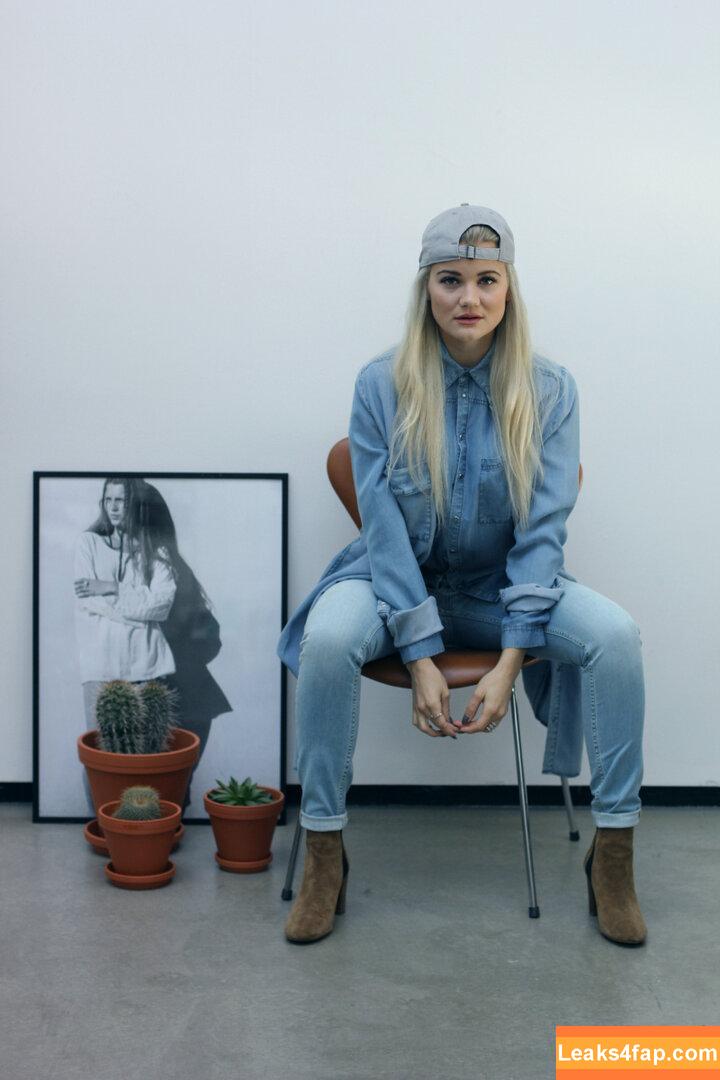 Sandra Lyng /  leaked photo photo #0014