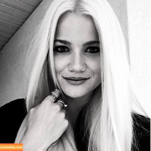 Sandra Lyng photo #0020