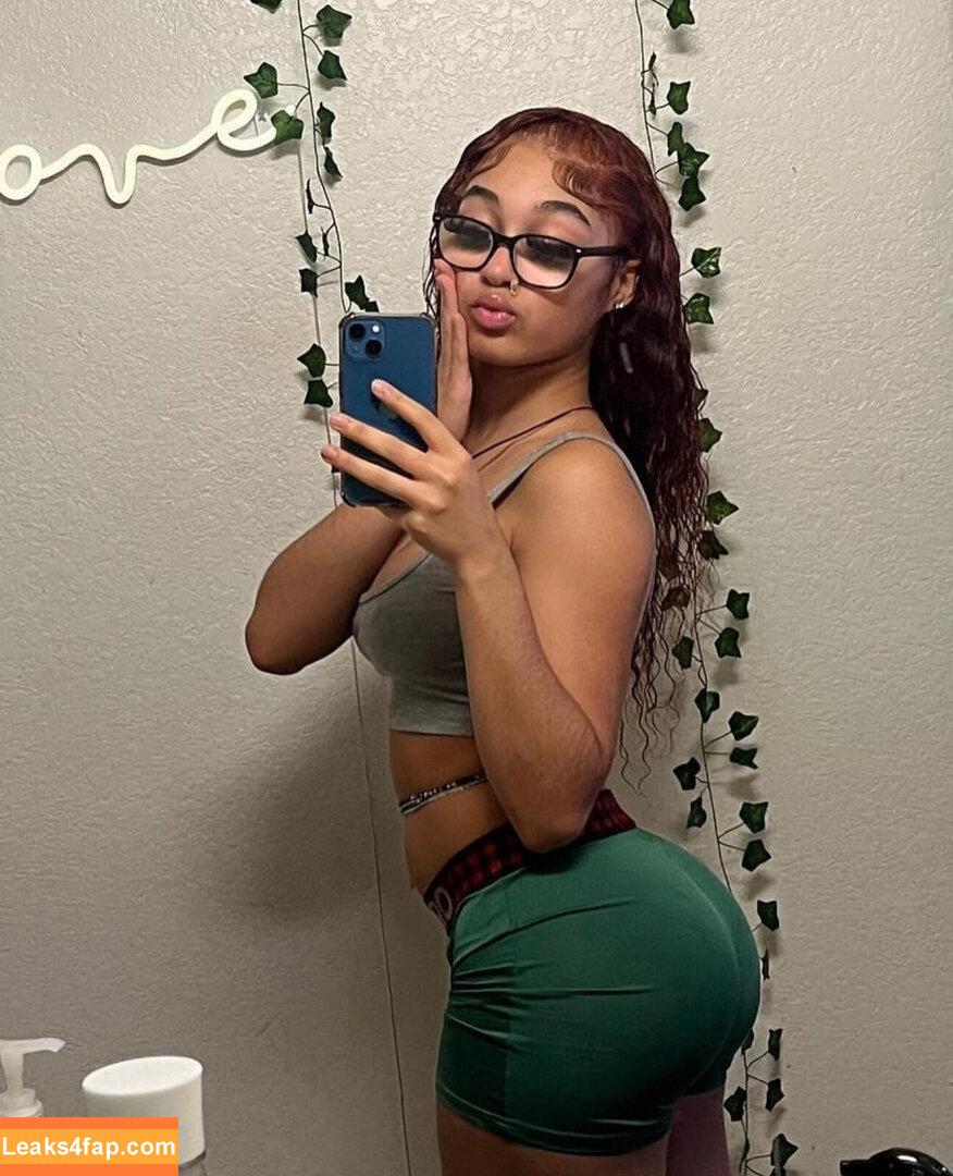 Saniah Armani /  слитое фото фото #0001