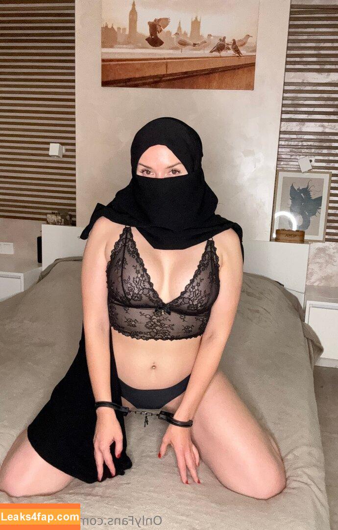 sara_blackk /  leaked photo photo #0002