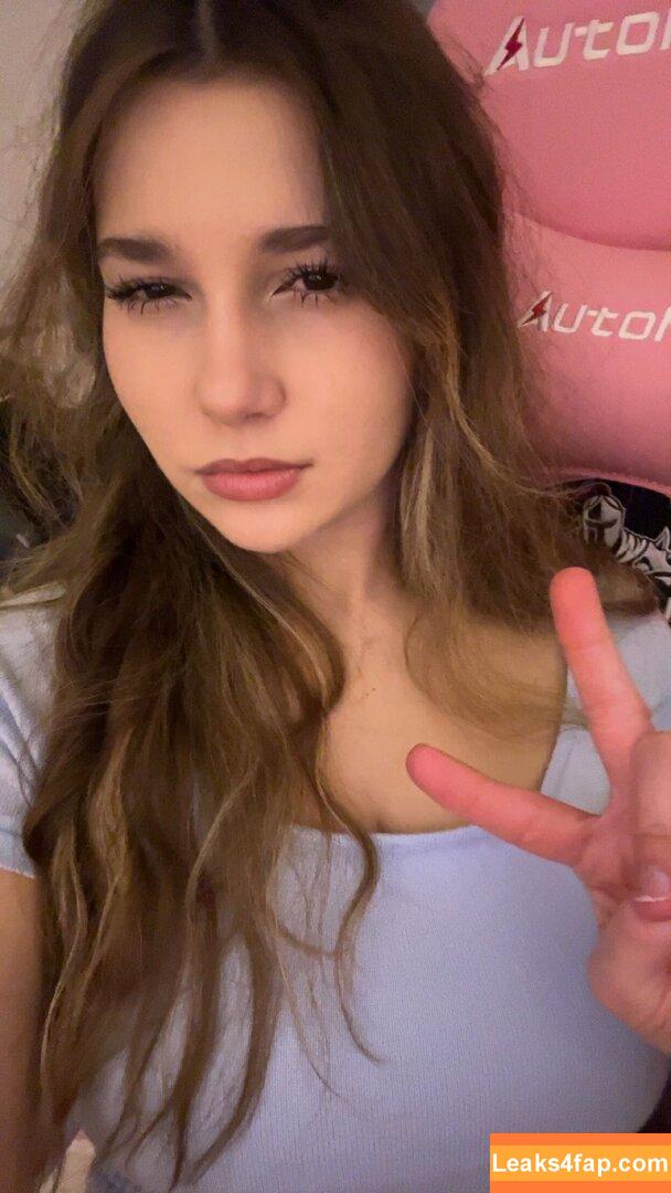 Sara Dobrik / sara.dobrik leaked photo photo #0187