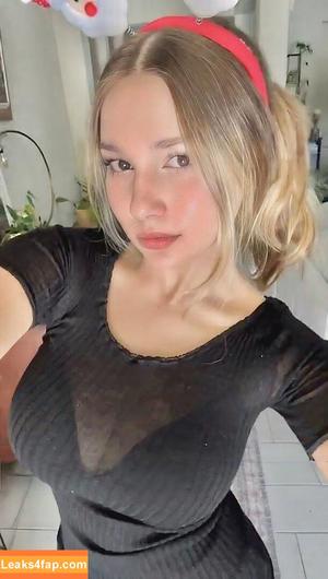 Sara Dobrik photo #0145