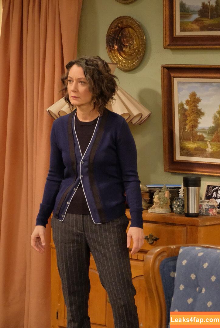 Sara Gilbert /  leaked photo photo #0006