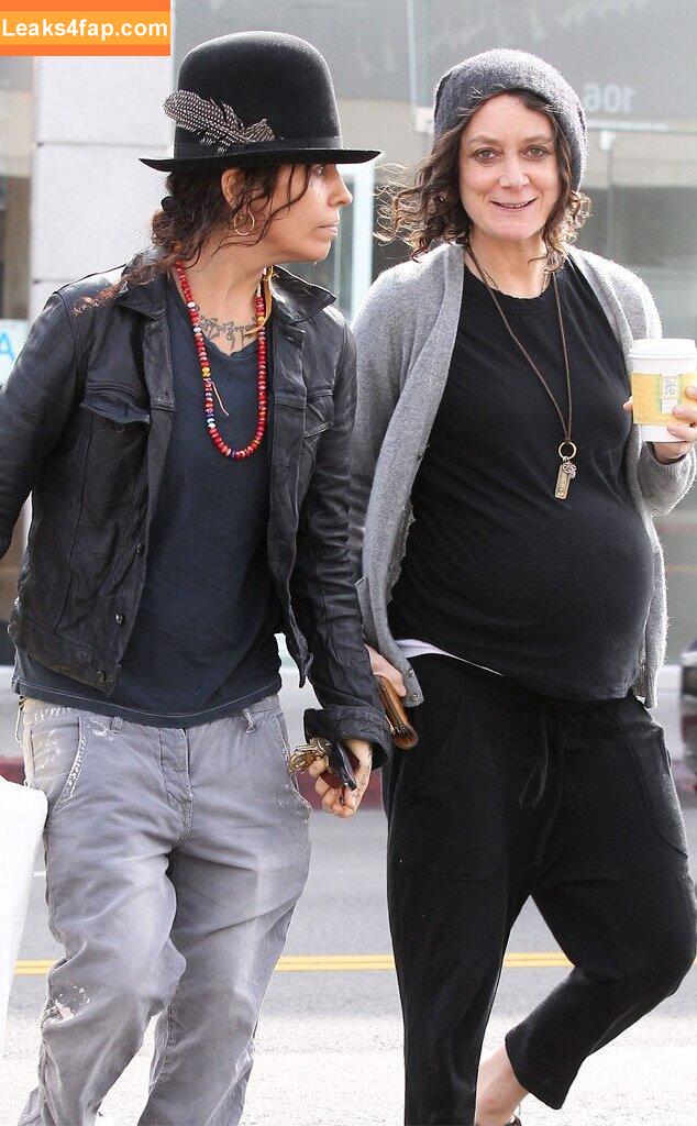 Sara Gilbert /  leaked photo photo #0012