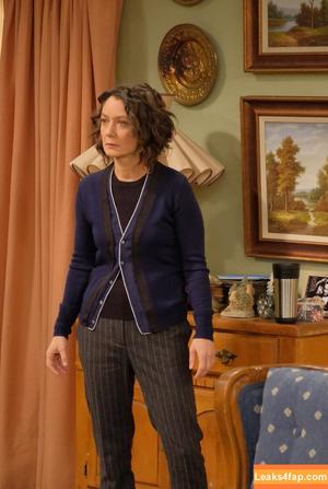 Sara Gilbert photo #0006