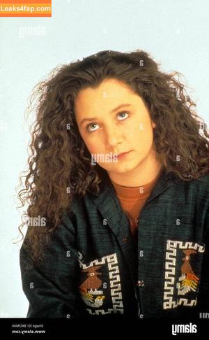 Sara Gilbert photo #0010