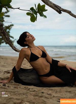 Sara Hesri фото #0005