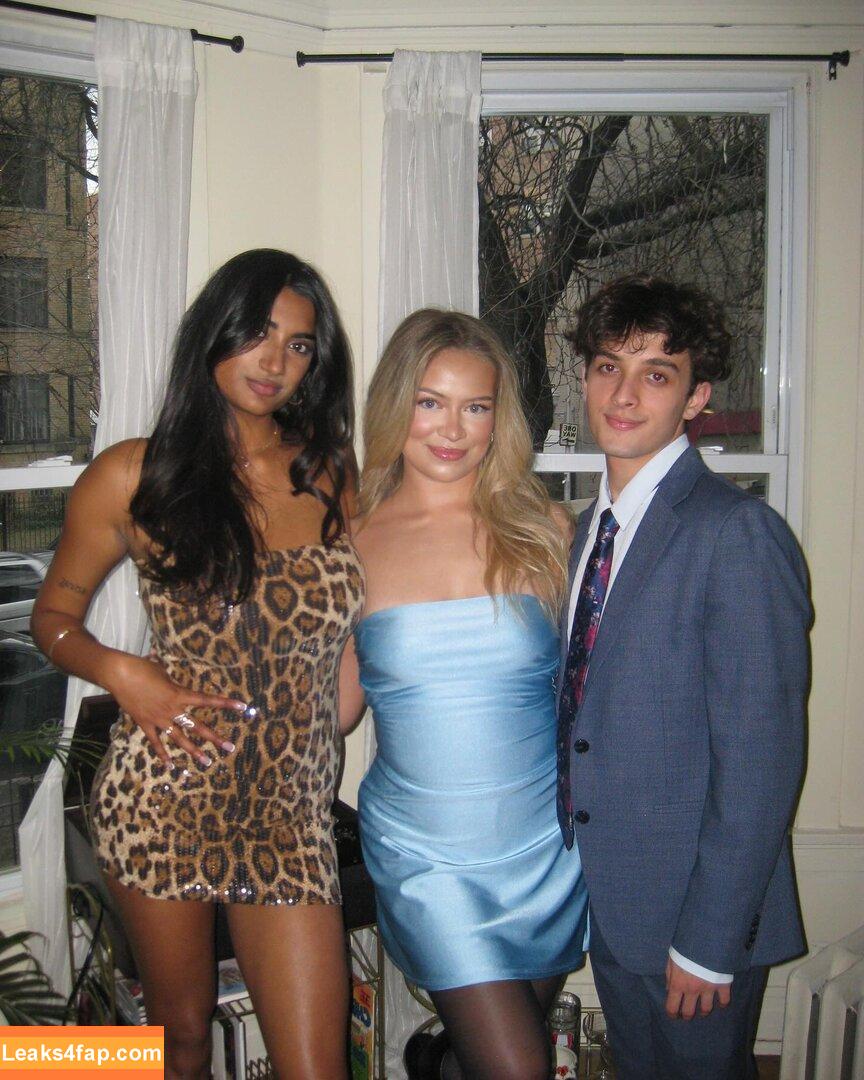sara.kolls /  leaked photo photo #0007