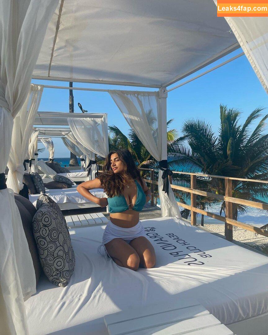 sara.kolls /  leaked photo photo #0018
