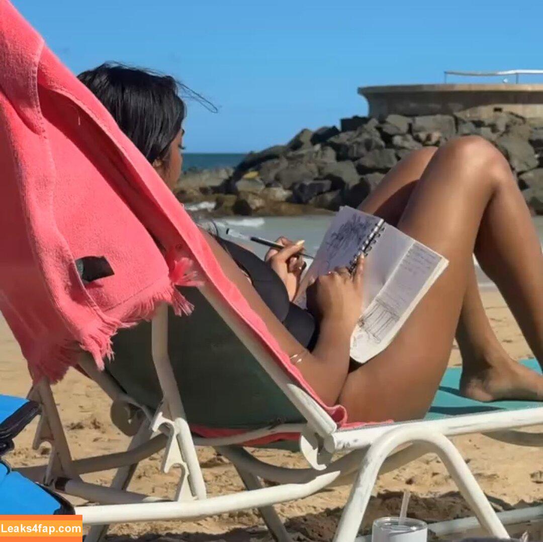 sara.kolls /  leaked photo photo #0036