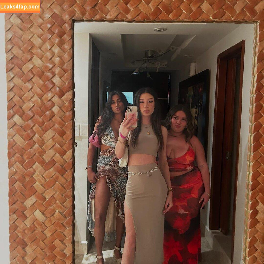 sara.kolls /  leaked photo photo #0037