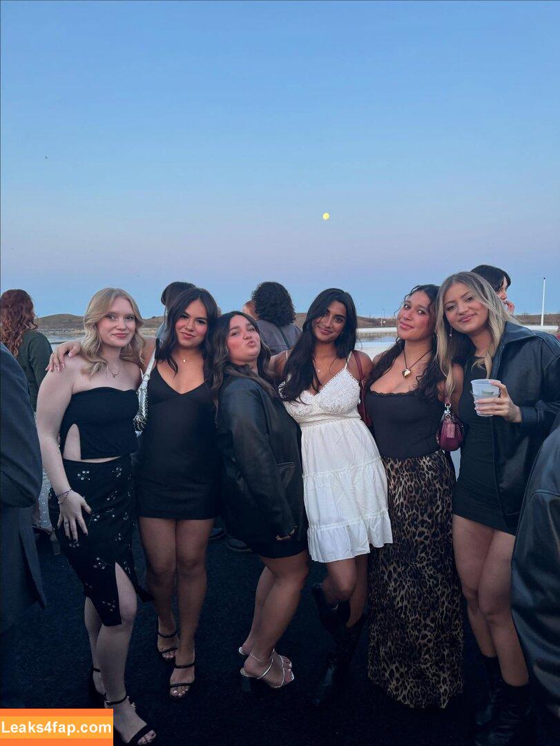 sara.kolls /  leaked photo photo #0042