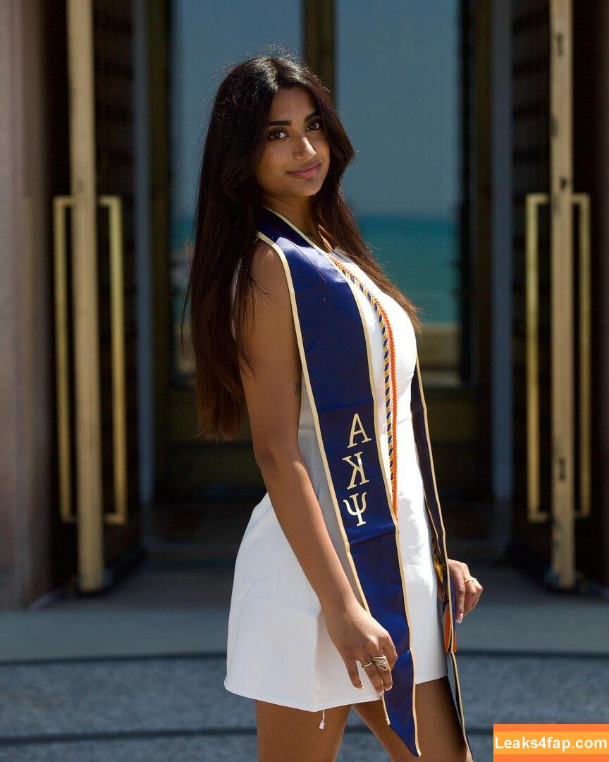 sara.kolls /  leaked photo photo #0049