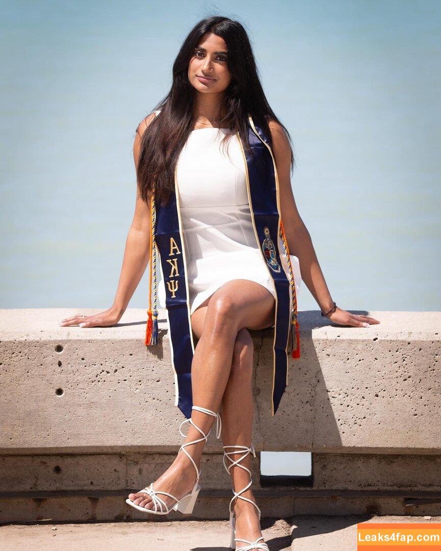 sara.kolls /  leaked photo photo #0051