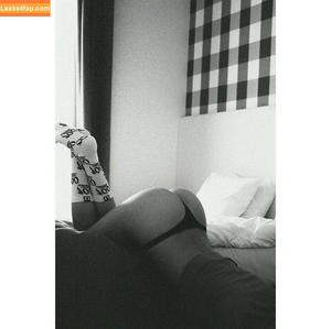 Sara Ladach photo #0035