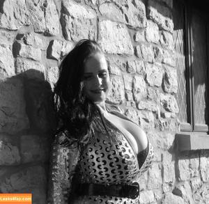 Sara Lang photo #0009