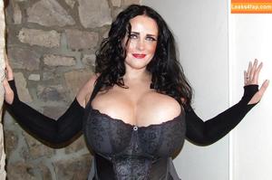 Sara Lang photo #0014