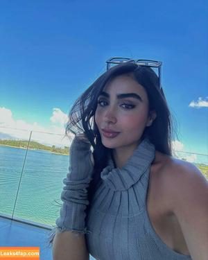 Sara Lievano фото #0027