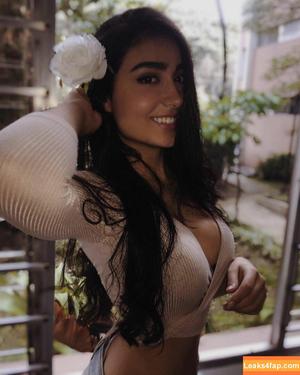 Sara Lievano фото #0042