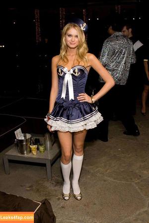 Sara Paxton photo #0039