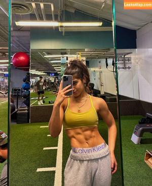 Sara Saffari photo #0013