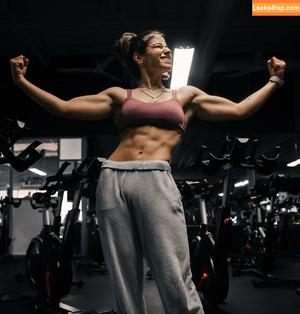 Sara Saffari photo #0016